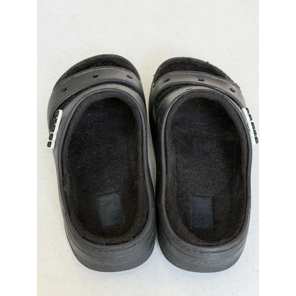 Crocs Classic Cozzzy Black Sandals Soft Fleece Lining Men's 10 Women's 12